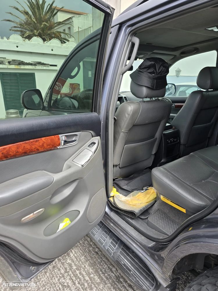Toyota Land Cruiser Prado - 2