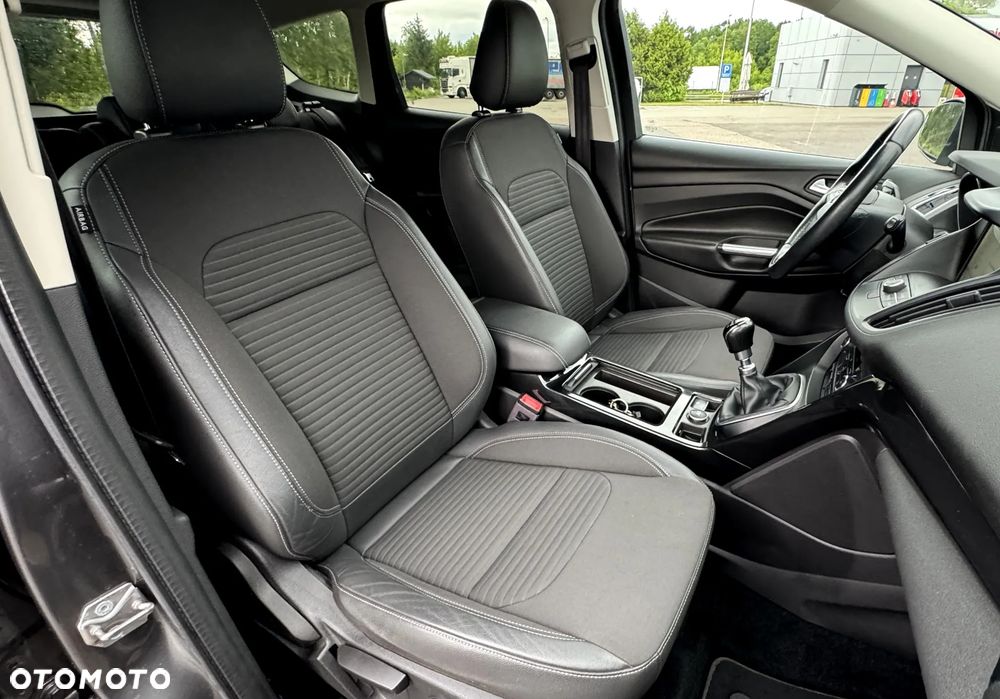 Ford Kuga 1.5 EcoBoost 2x4 Titanium - 29