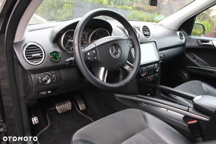 Mercedes-Benz ML - 12