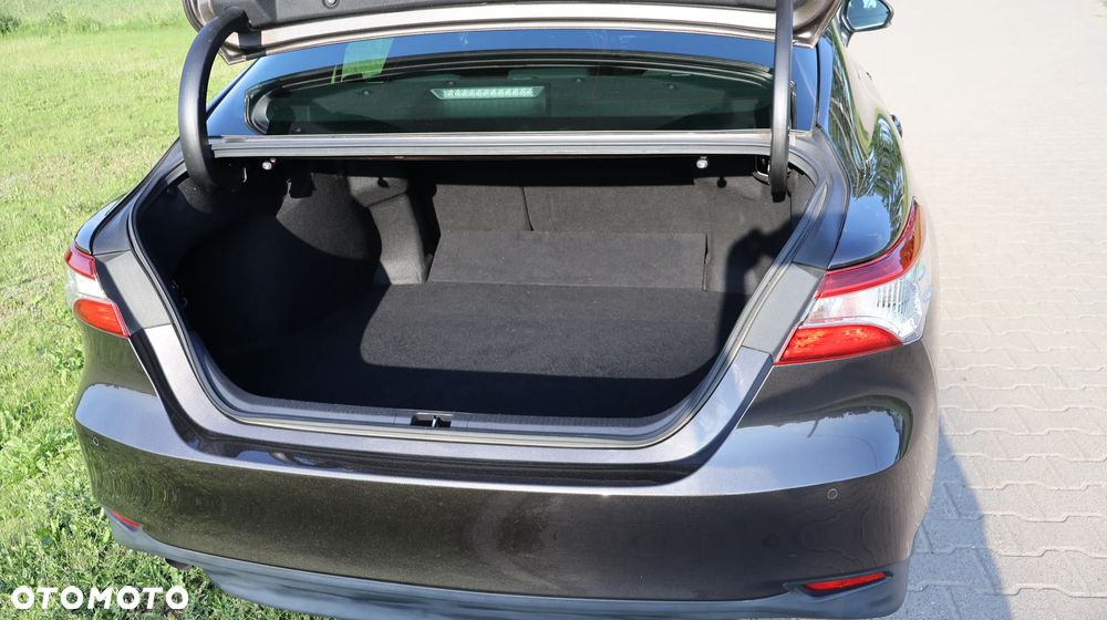 Toyota Camry - 20