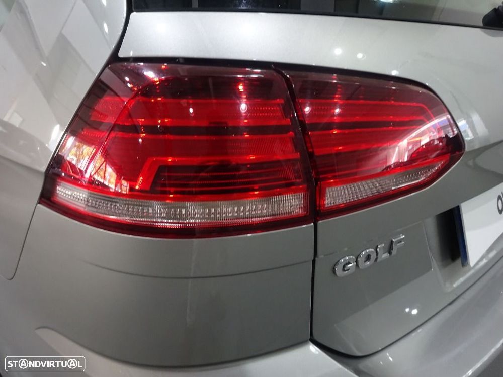 VW Golf Variant 1.6 TDi Confortline - 32