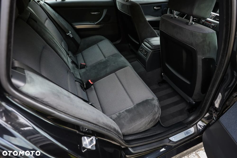 BMW Seria 3 318i Edition Sport - 22