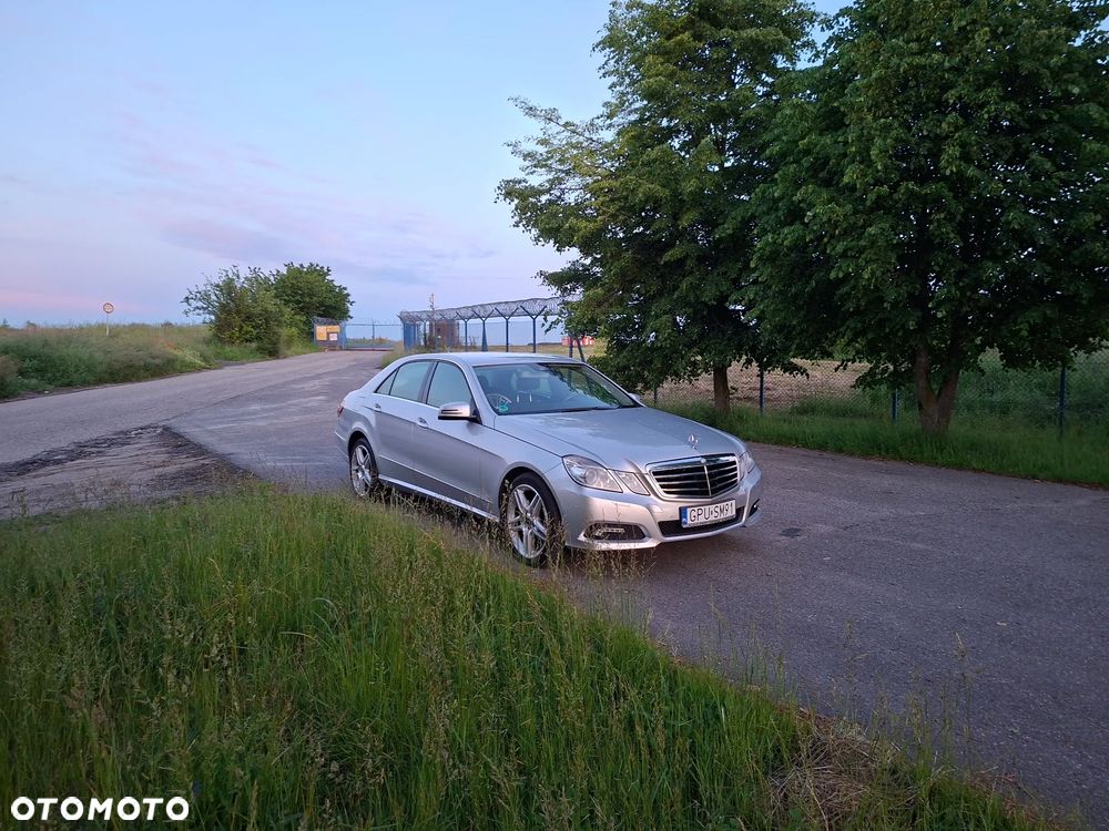 Mercedes-Benz Klasa E 500 7G-TRONIC Avantgarde - 22