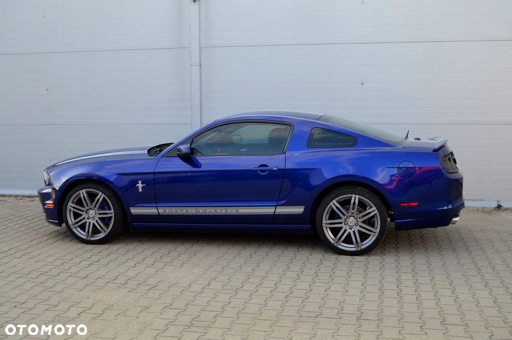 Ford Mustang - 4