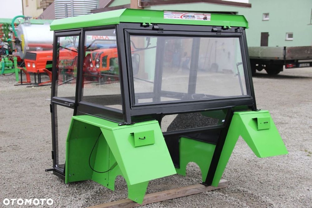Kabina do ciągnika C- 360 Standard z błotnikami zielona - 3