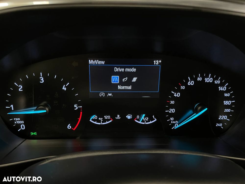 Ford Focus 1.5 EcoBlue Titanium - 21