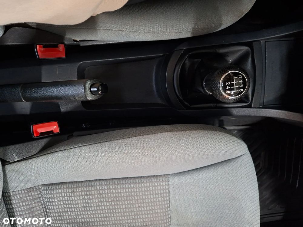 Seat Ibiza 2004 photo 2