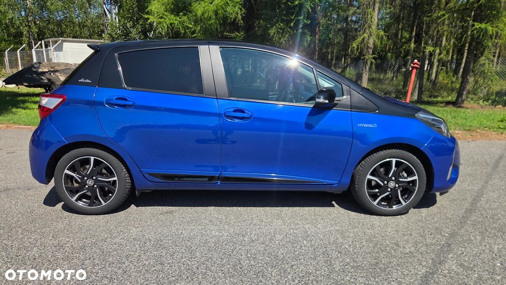 Toyota Yaris Hybrid 100 Selection - 14