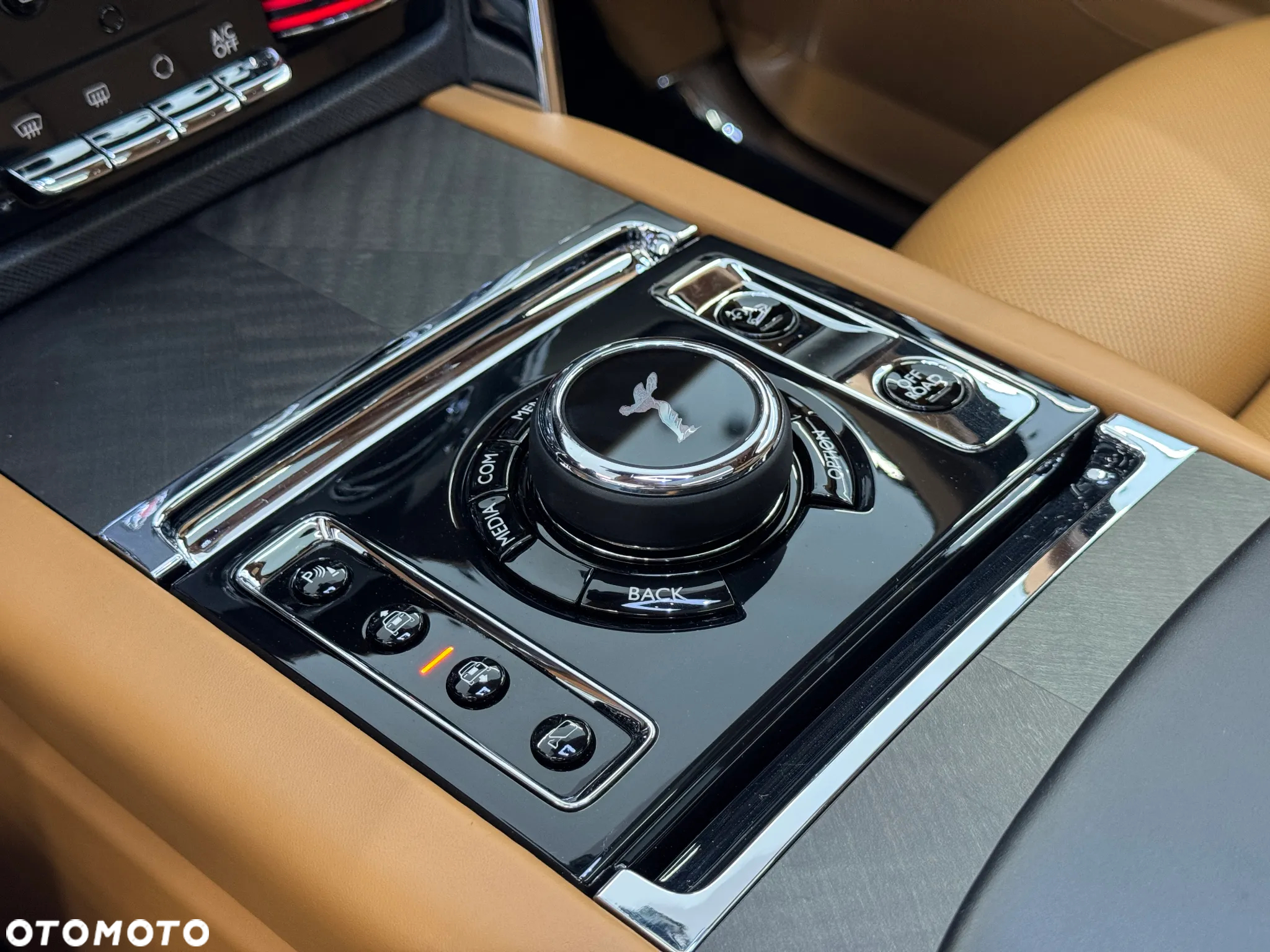 Rolls-Royce Cullinan - 24
