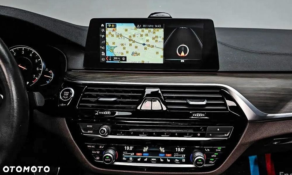 BMW Seria 5 530i xDrive M Sport Edition - 15