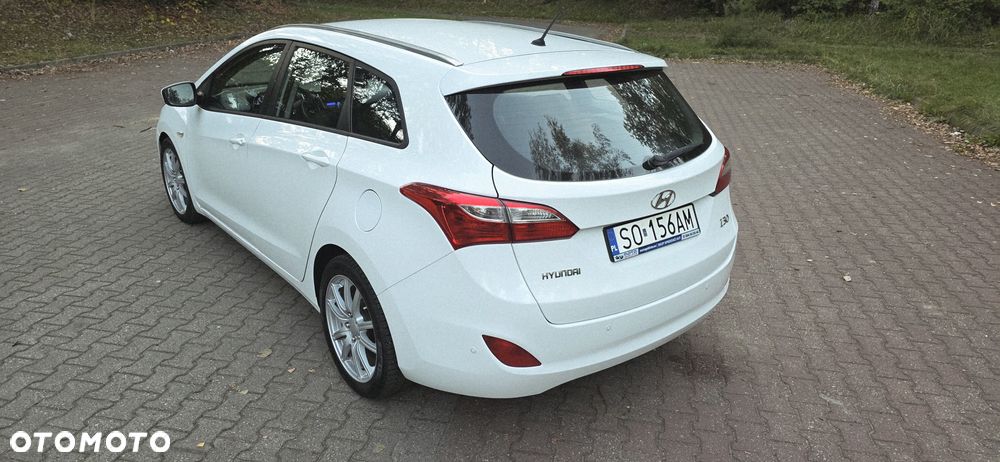 Hyundai i30 1.6 GDI Classic + - 31
