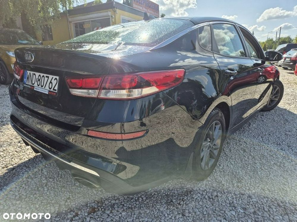 Kia Optima 2.0 L - 3