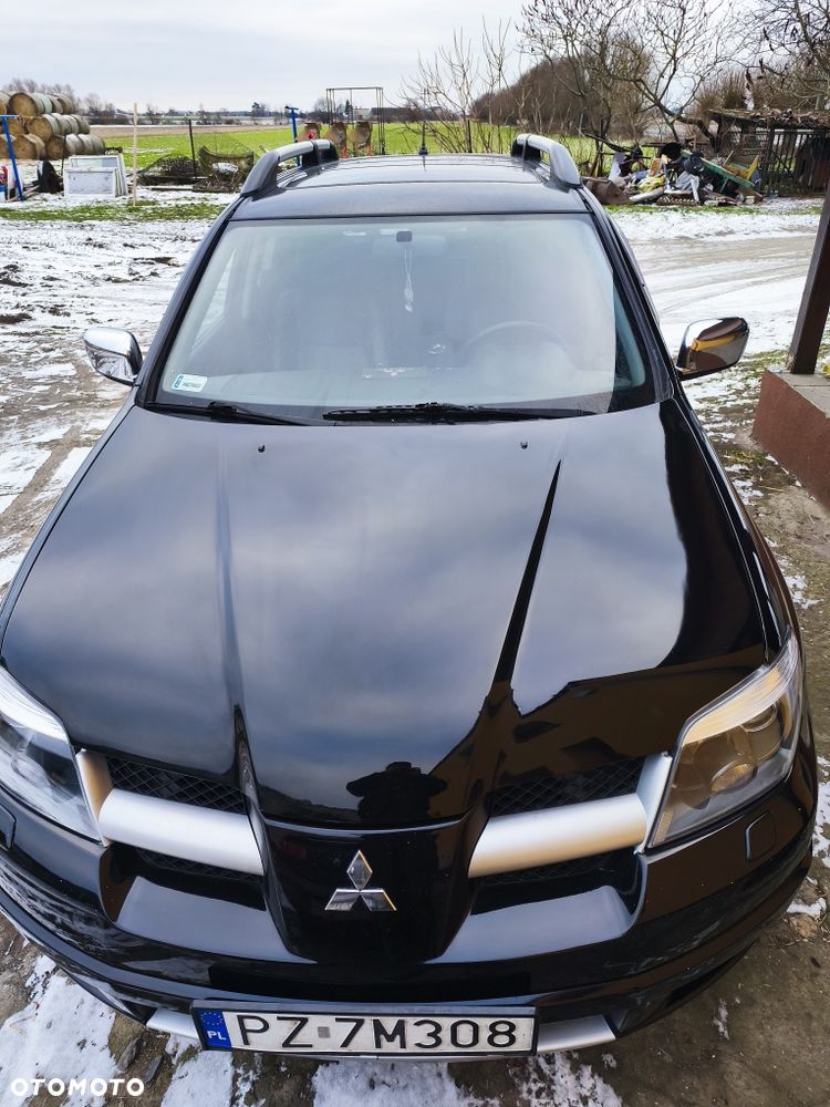 Mitsubishi Outlander - 1