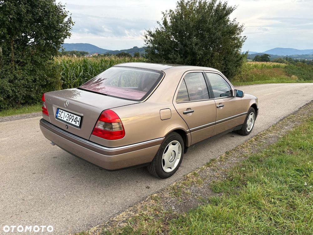 Mercedes-Benz Klasa C 180 Elegance - 5