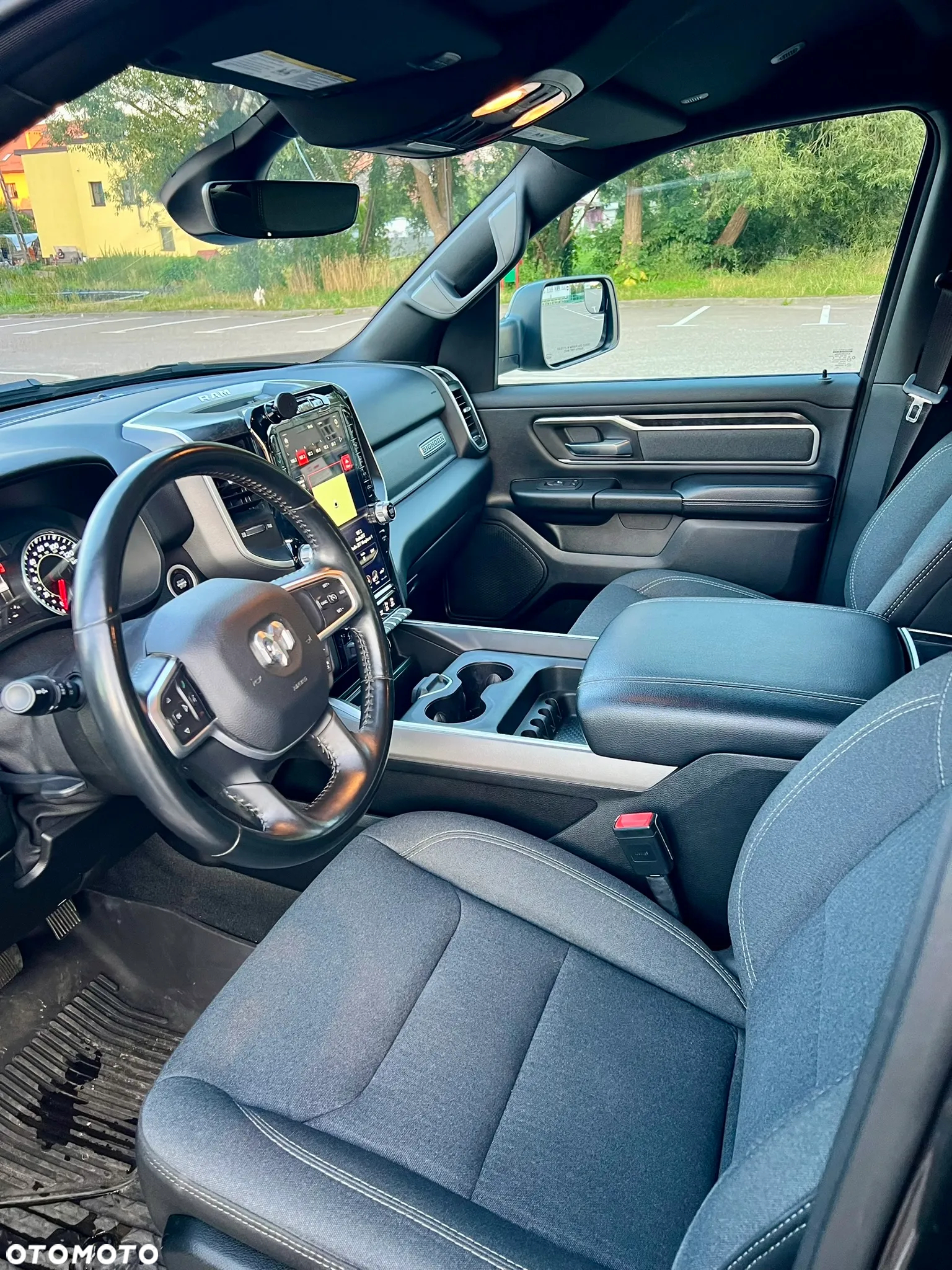 RAM 1500 5.7 Crew Cab Bighorn - 6