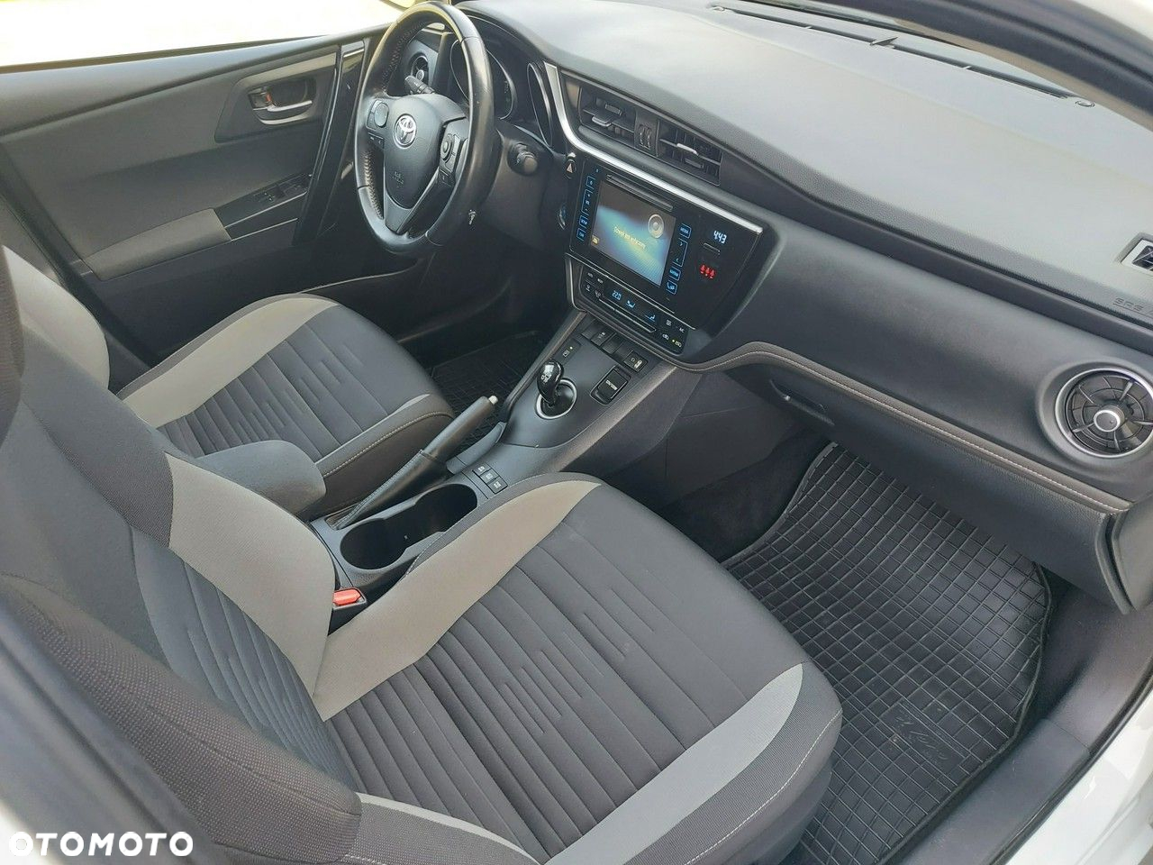 Toyota Auris - 10