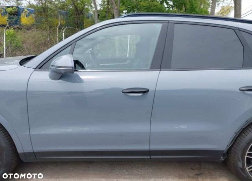 Porsche Cayenne - 4