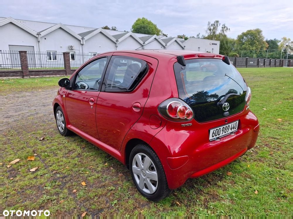 Toyota Aygo 2011 photo 2