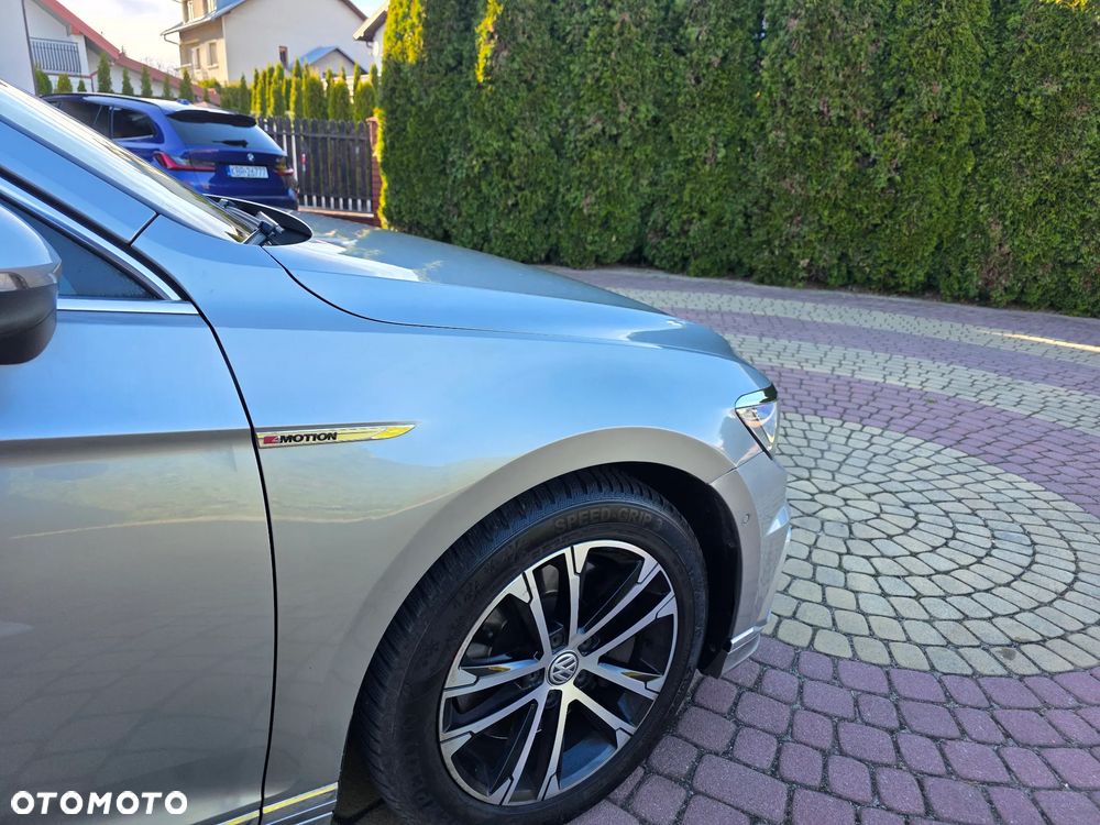 Volkswagen Passat - 16
