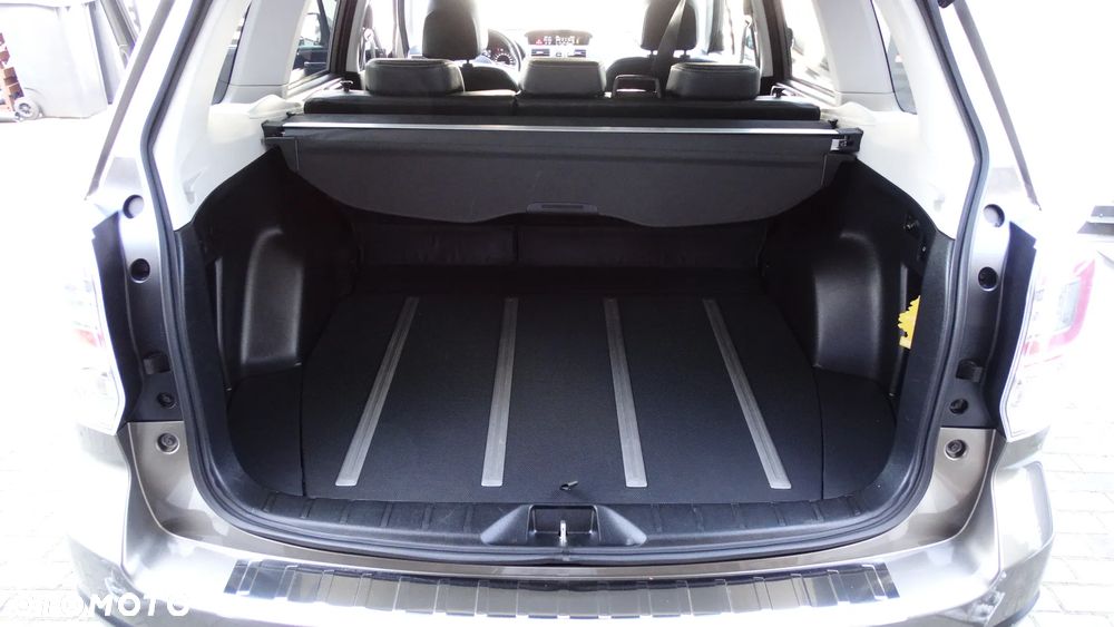 Subaru Forester 2.0 i Exclusive Lineartronic - 14