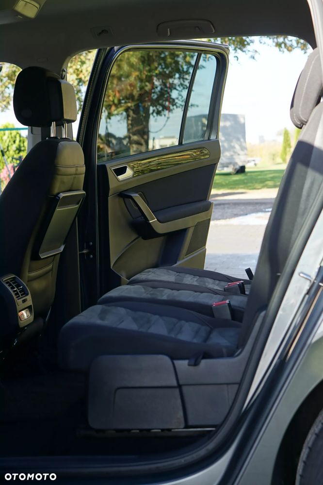 Volkswagen Touran - 17