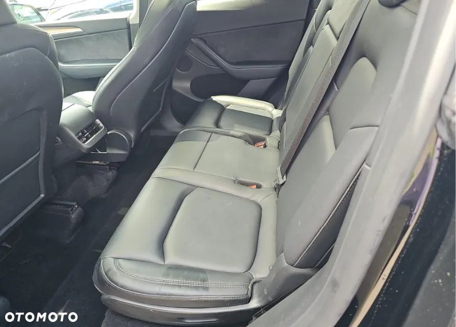 Tesla Model Y Long Range Dual Motor AWD - 9