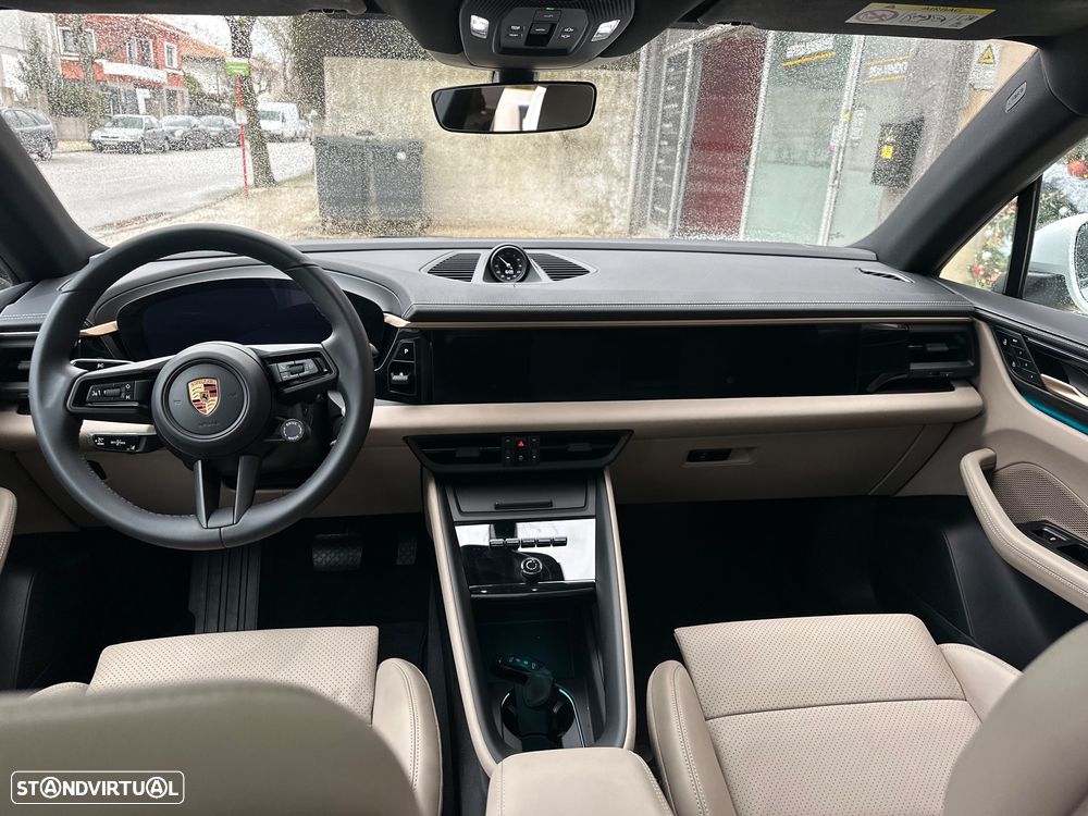 Porsche Macan Electric 4 - 8