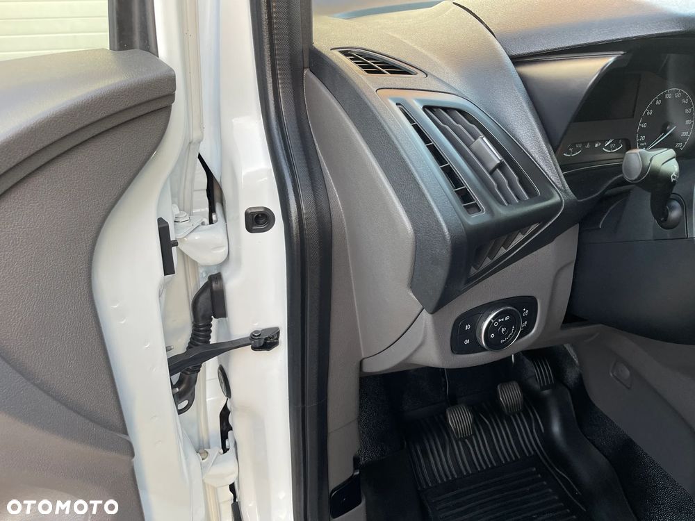 Ford Transit Connect - 21