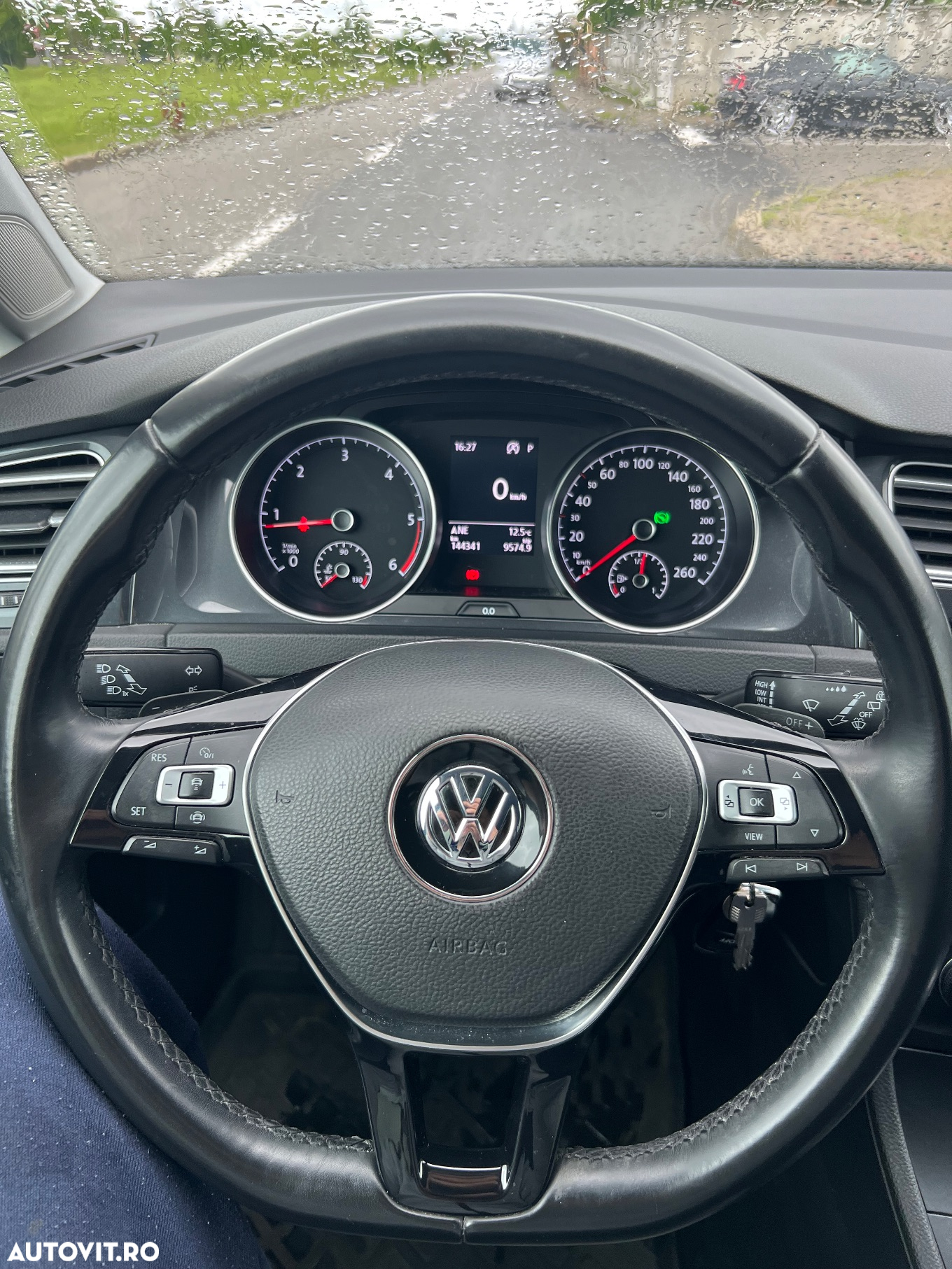 Volkswagen Golf 1.6 TDI DSG Comfortline - 10