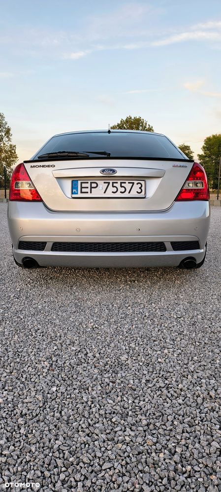 Ford Mondeo 3.0 V6 ST 220 - 24
