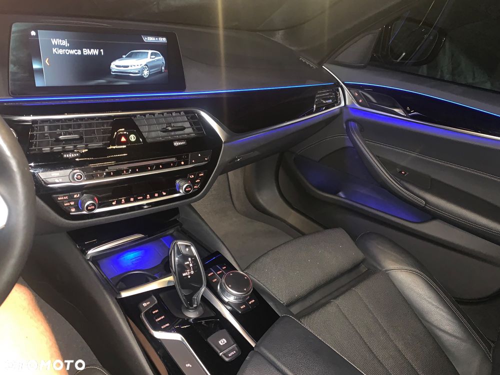 BMW Seria 5 520d M Sport - 35