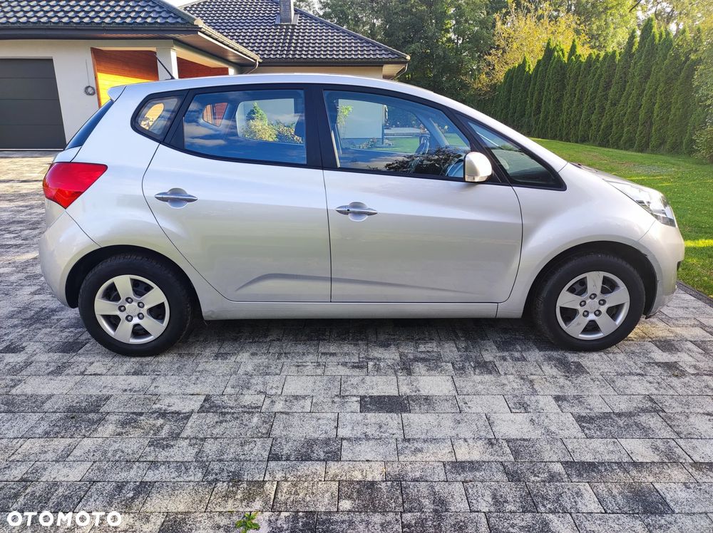Kia Venga 1.6 L - 10