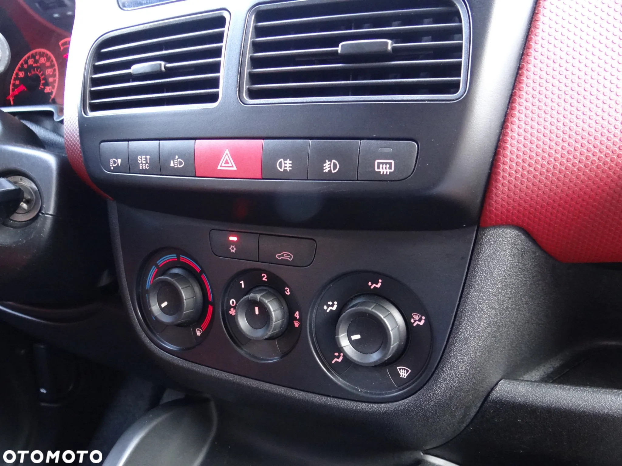 Fiat Doblo 1.4 16V Emotion - 33