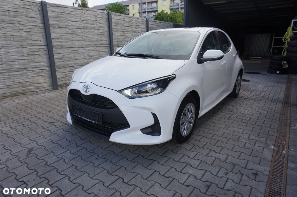 Toyota Yaris 1.0 VVT-i Team Deutschland - 1