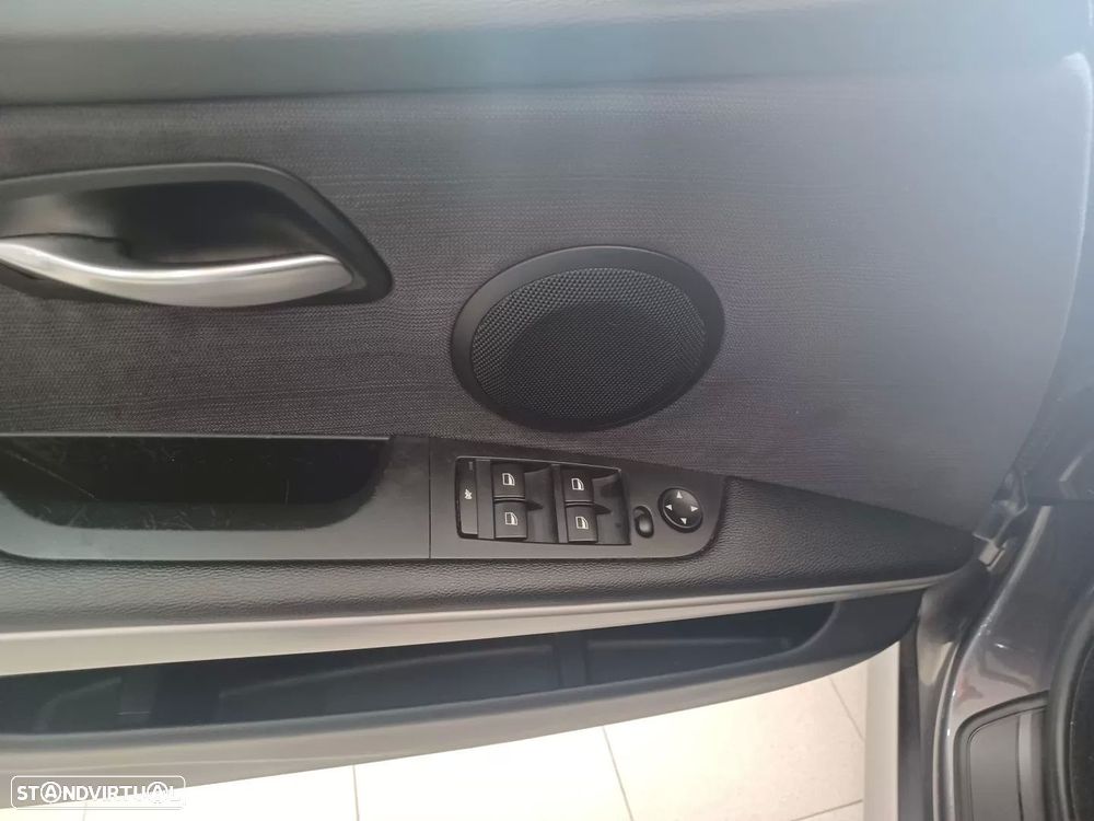 BMW 318 d - 25