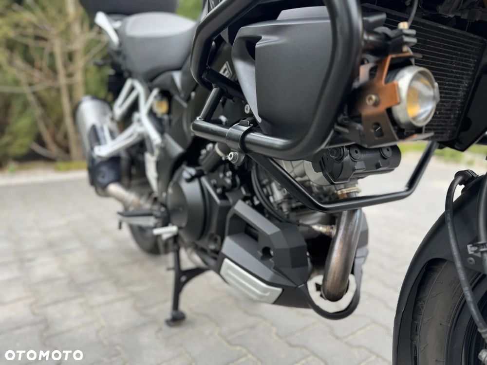 Suzuki V-STROM - 12