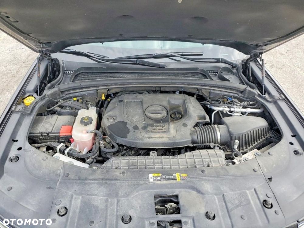 Jeep Grand Cherokee - 12
