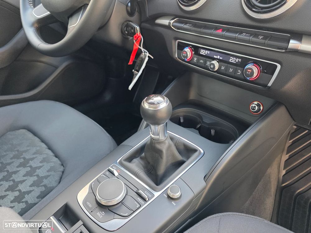 Audi A3 Limousine 1.6 TDI Sport - 23