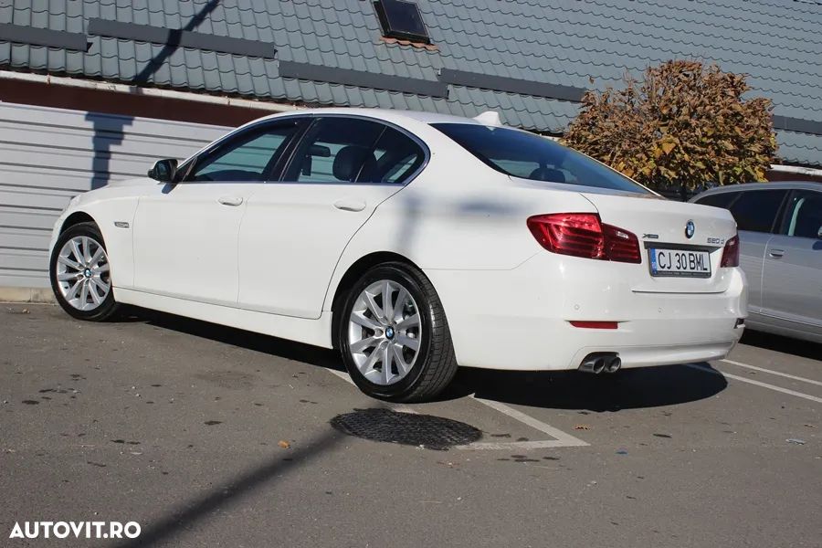 BMW Seria 5 525d xDrive AT - 13