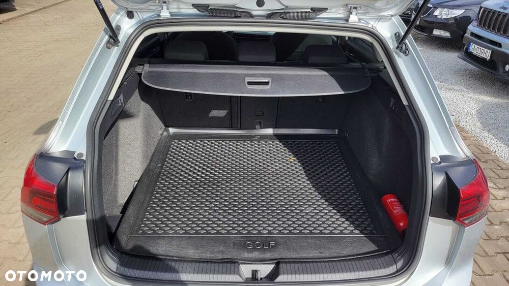 Volkswagen Golf Variant - 12