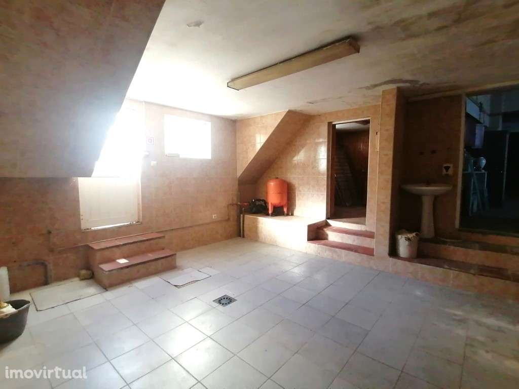 Moradia e espaço comercial nas Caldas da Rainha - Grande imagem: 4/11