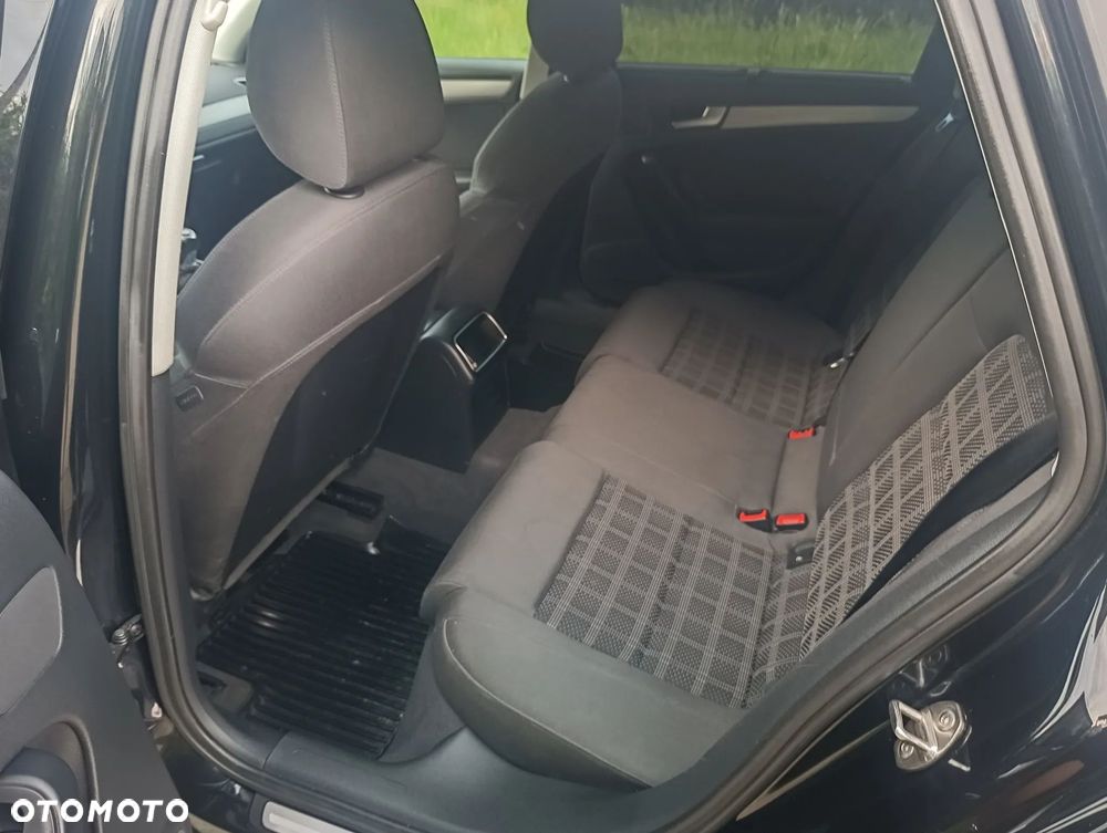 Audi A4 Avant 2.0 TDI DPF S line Sportpaket - 20