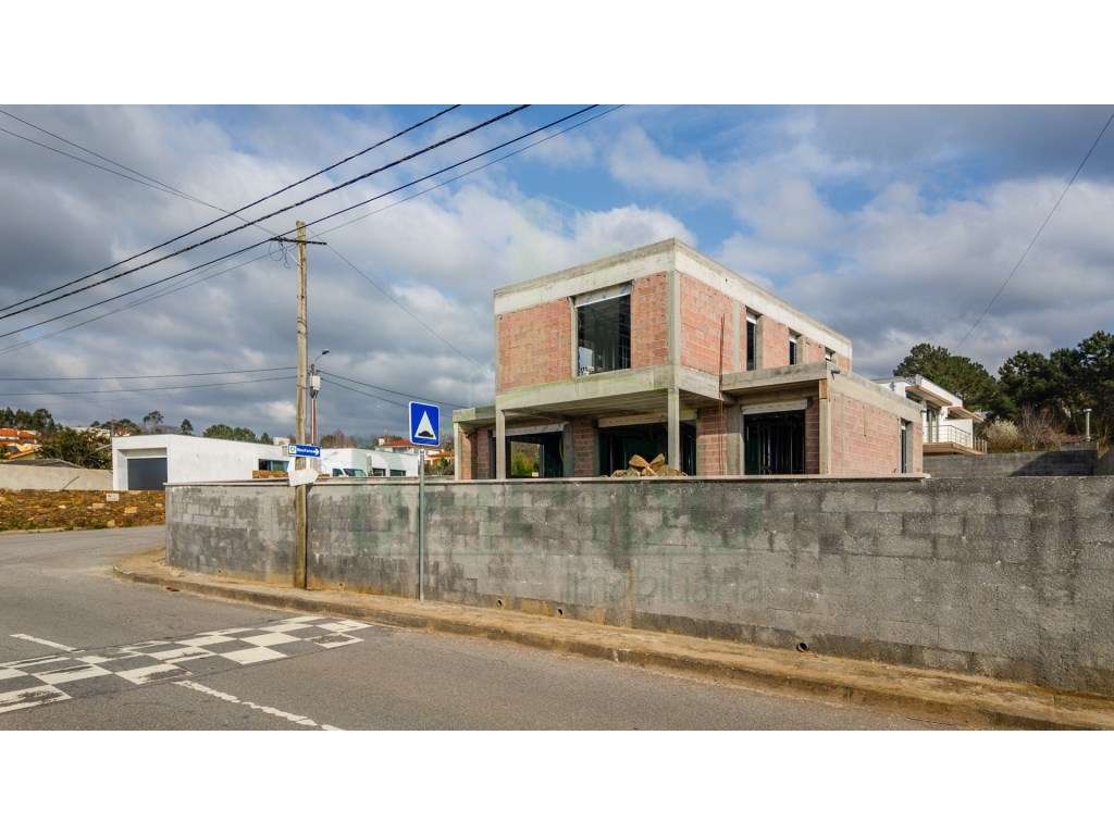 Moradia T4 de Arquitetura Moderna em construção, para venda em Seixas. - Grande imagem: 3/19