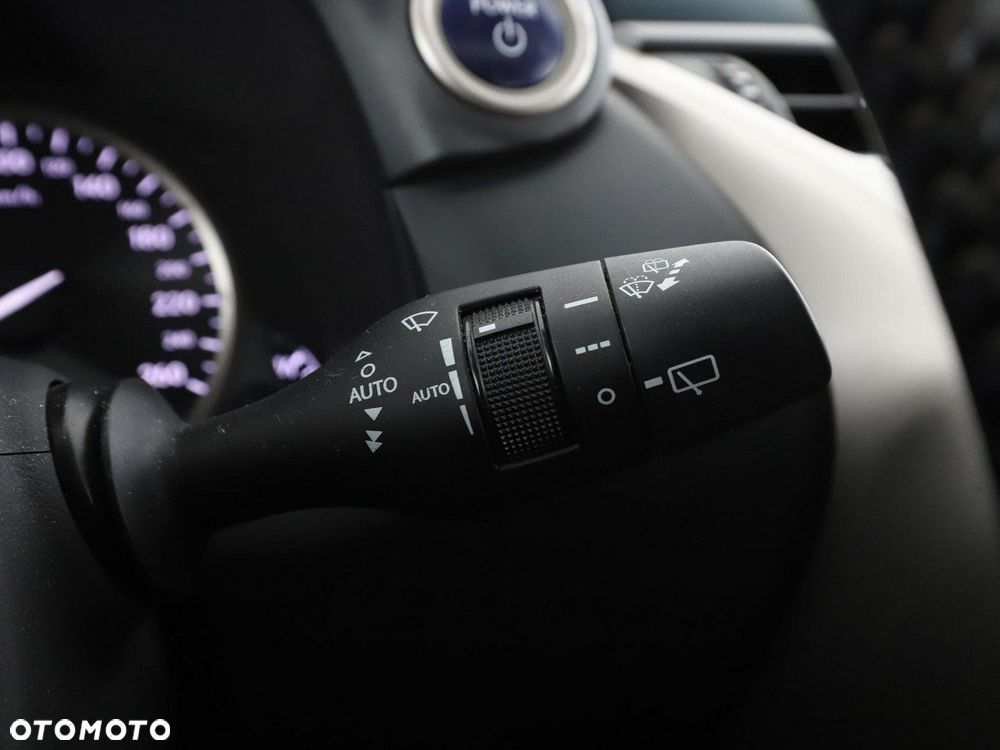 Lexus NX 300h E-FOUR Luxury Line - 33