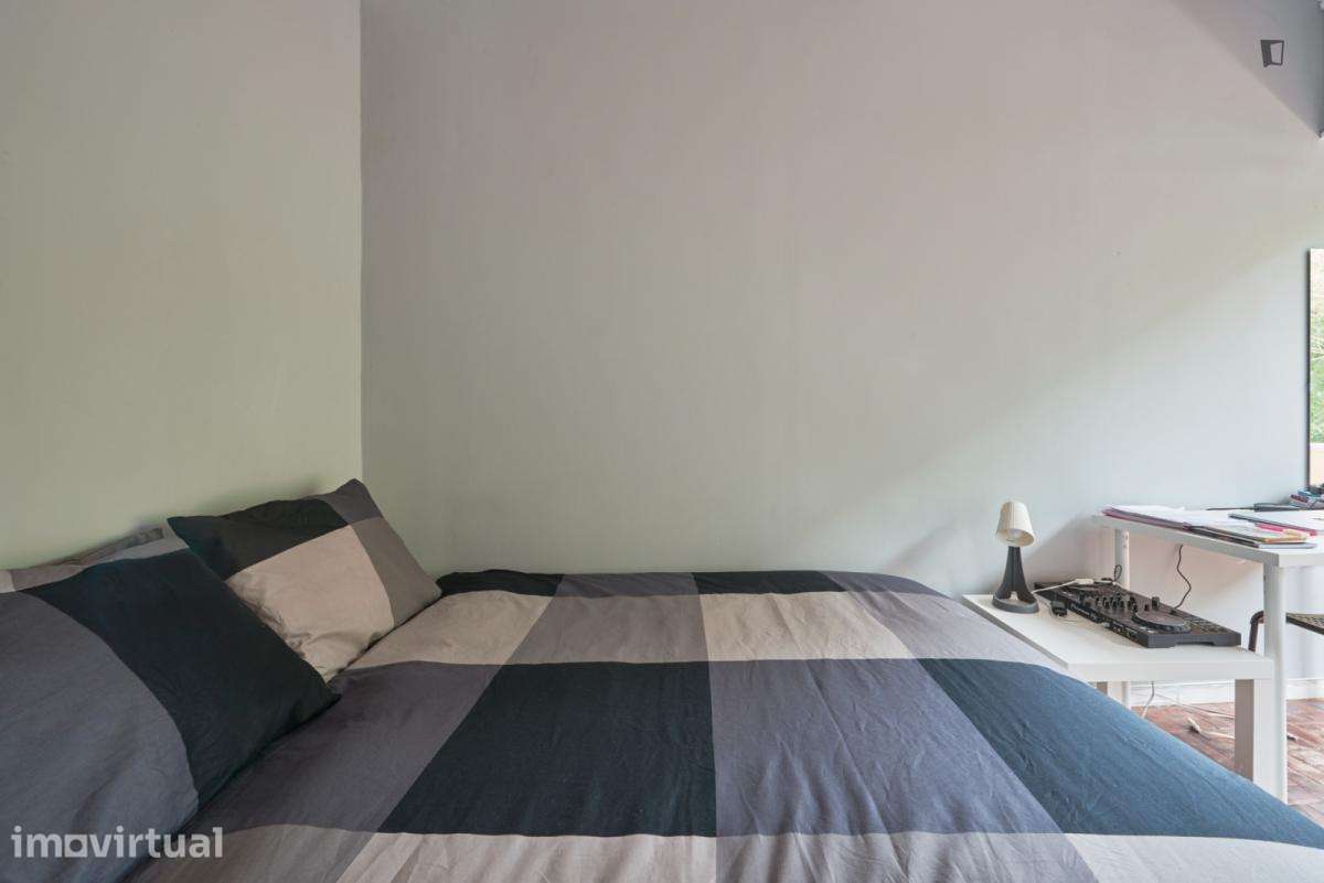 Quarto - localizado em Entrecampos Lisbon - Grande imagem: 2/34