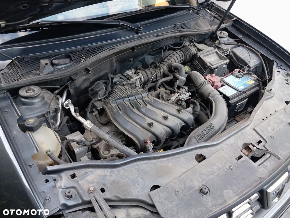 Dacia Duster 1.6 SCe Laureate S&S - 36