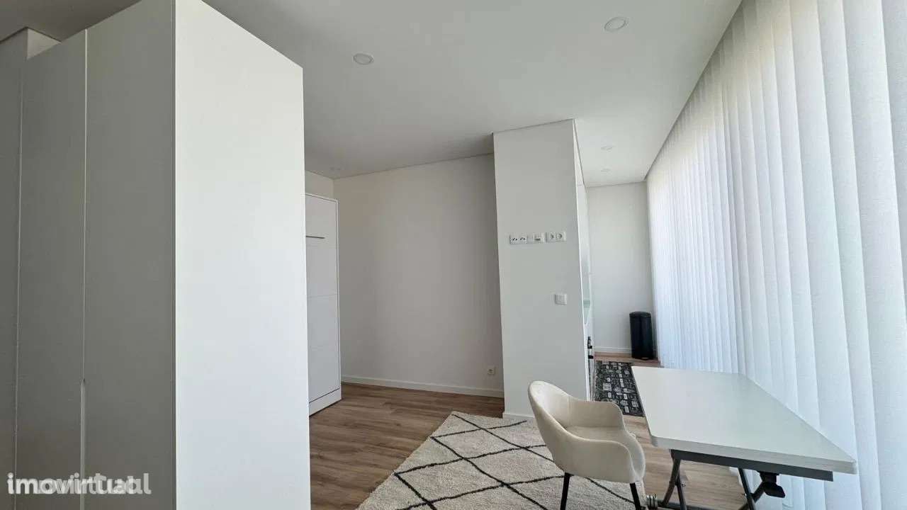 Apartamento T0 com varanda - Localizado no Porto - Grande imagem: 4/15