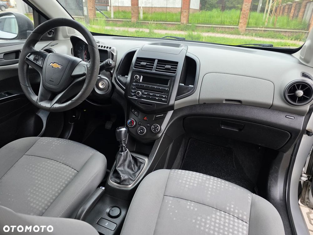 Chevrolet Aveo 1.2 LS - 6