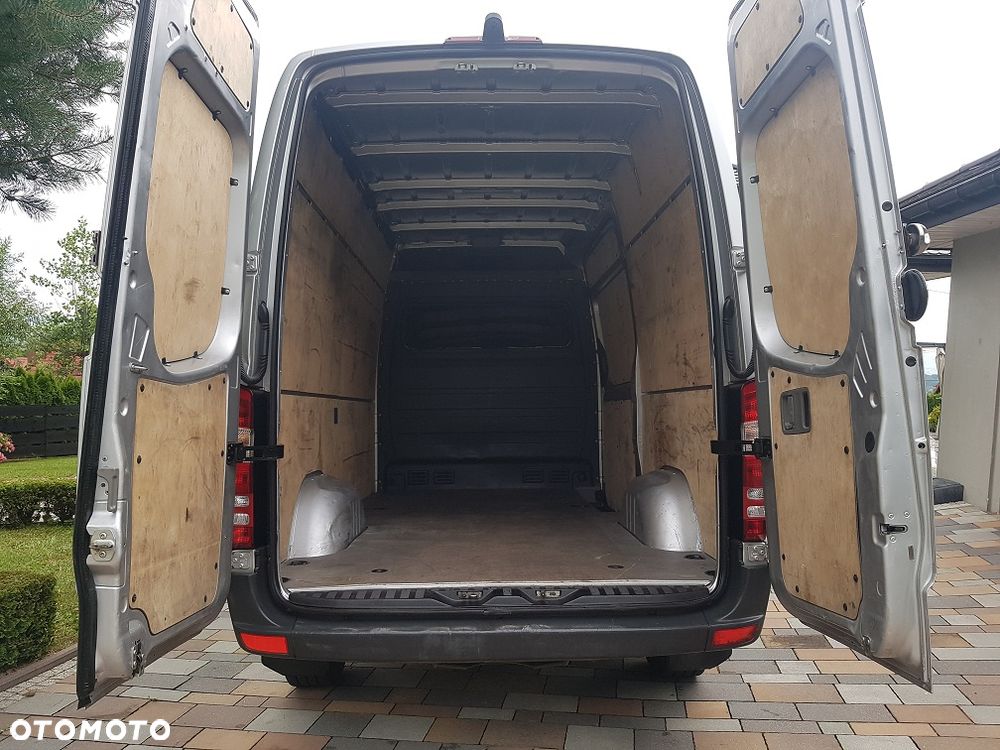 Mercedes-Benz Sprinter - 9