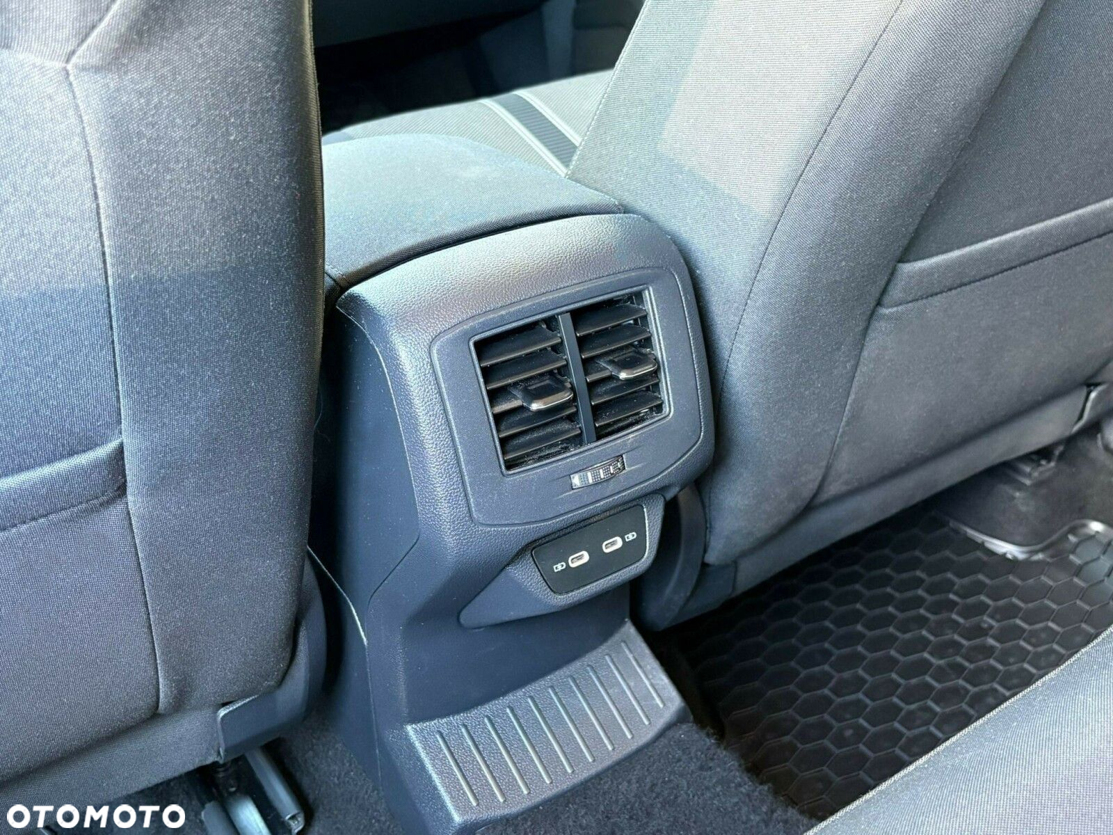 Volkswagen T-Roc 1.5 TSI ACT Advance - 14